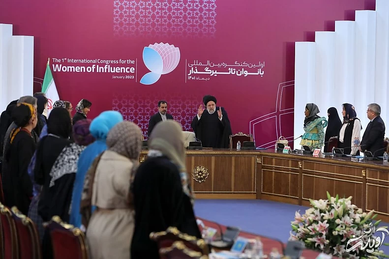 دورهمیِ پر هزینه خانم بلاگر لبنانی در کنار همسر رئیسی!